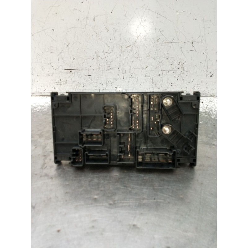 Recambio de caja reles / fusibles para subaru forester (sh_) 2.0 d awd (shh) referencia OEM IAM 82241SC070PE 106072 2008