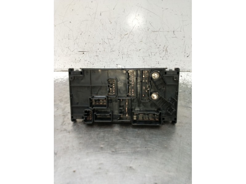 Recambio de caja reles / fusibles para subaru forester (sh_) 2.0 d awd (shh) referencia OEM IAM 82241SC070PE 106072 2008