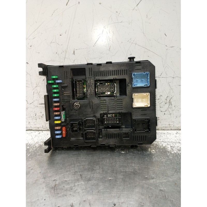 Recambio de caja reles / fusibles para peugeot 307 (3a/c) 1.6 16v referencia OEM IAM 216760315B 281197392A 2005