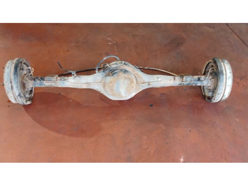 Recambio de puente trasero para mitsubishi l200 / triton (ka_t, kb_t) 2.5 di-d 4wd (kb4t) referencia OEM IAM TAMBOR  05