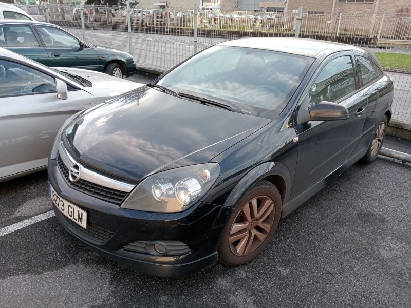 opel astra h gtc (a04) del año 2009