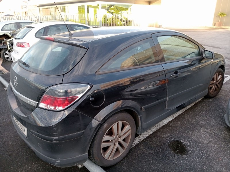 opel astra h gtc (a04) del año 2009