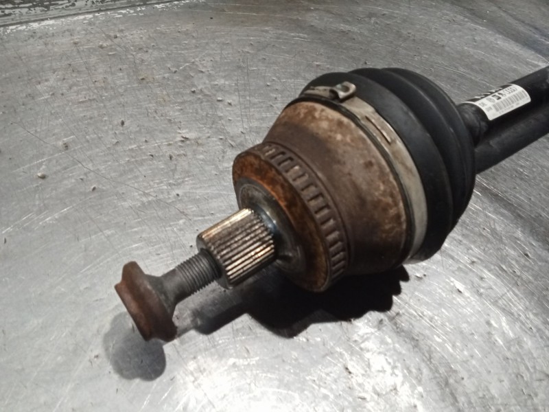 Recambio de transmision delantera izquierda para audi a4 b7 (8ec) 2.0 tdi 16v referencia OEM IAM 8E0407271AT  05