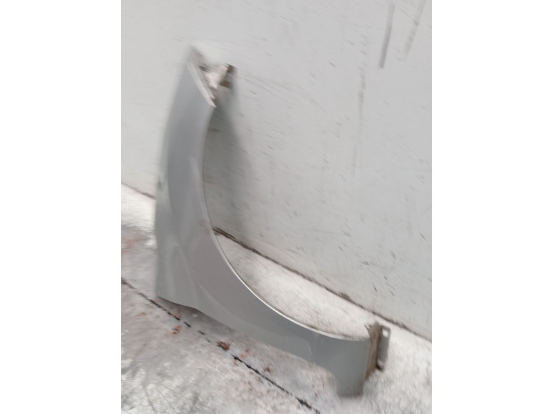 Recambio de aleta delantera derecha para ford fiesta vi (cb1, ccn) 1.6 tdci referencia OEM IAM   