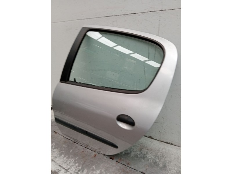 Recambio de puerta trasera izquierda para peugeot 206 hatchback (2a/c) 1.6 i referencia OEM IAM   