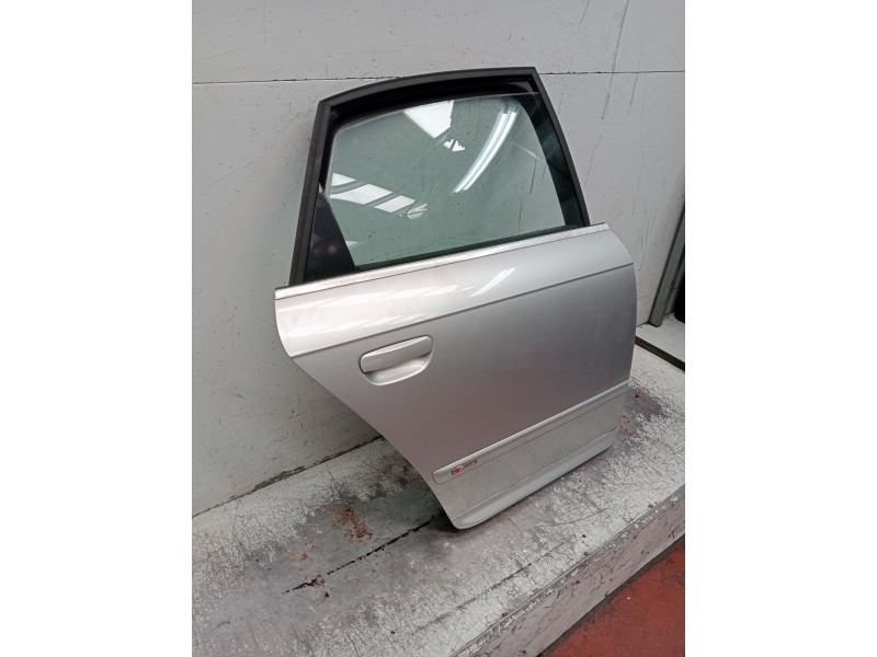 Recambio de puerta trasera derecha para audi a4 b7 (8ec) 2.0 tdi 16v referencia OEM IAM   