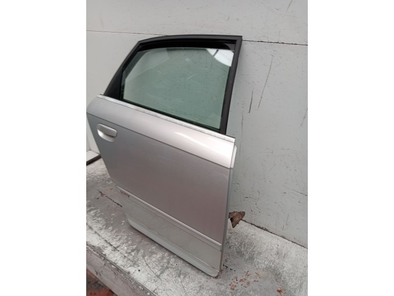 Recambio de puerta trasera derecha para audi a4 b7 (8ec) 2.0 tdi 16v referencia OEM IAM   