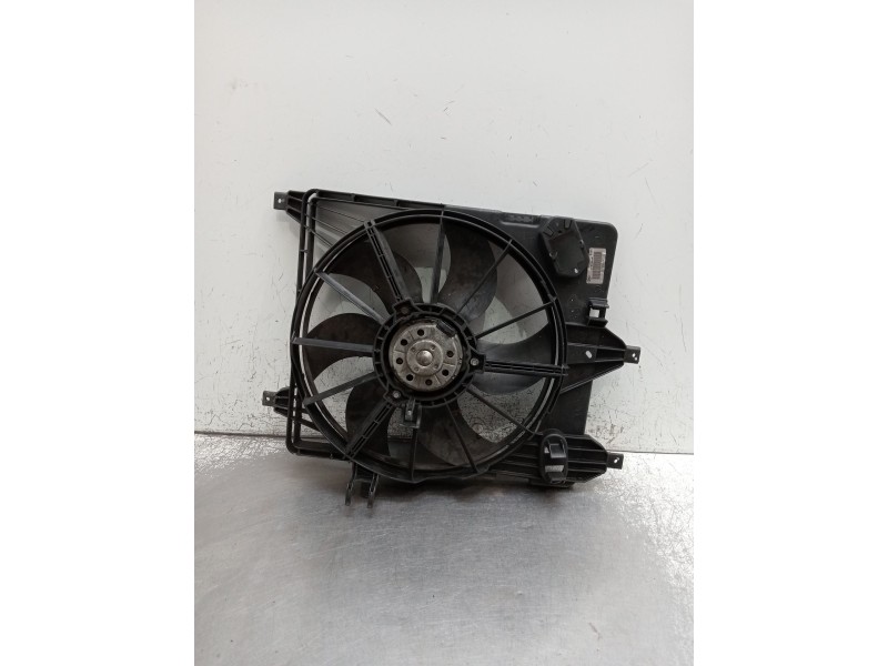 Recambio de electroventilador para renault clio ii (bb_, cb_) 1.5 dci (b/cb3m) referencia OEM IAM 8200685718 5020100 2001