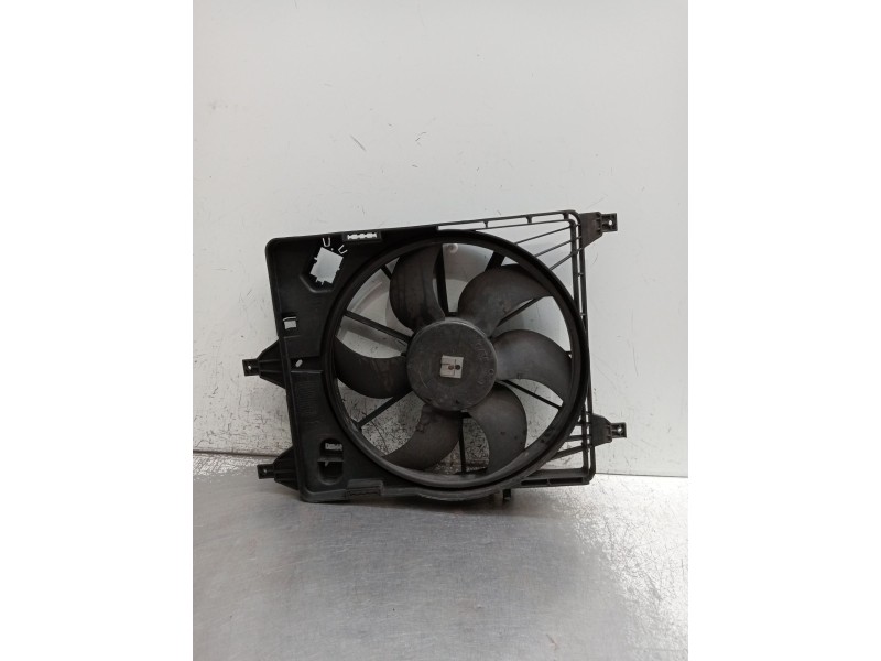 Recambio de electroventilador para renault clio ii (bb_, cb_) 1.5 dci (b/cb3m) referencia OEM IAM 8200685718 5020100 2001