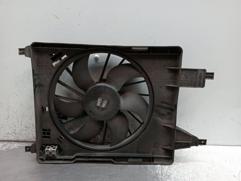 Recambio de electroventilador para renault megane ii station wagon (km0/1_) 1.9 dci referencia OEM IAM 8200151465 5020232 2006