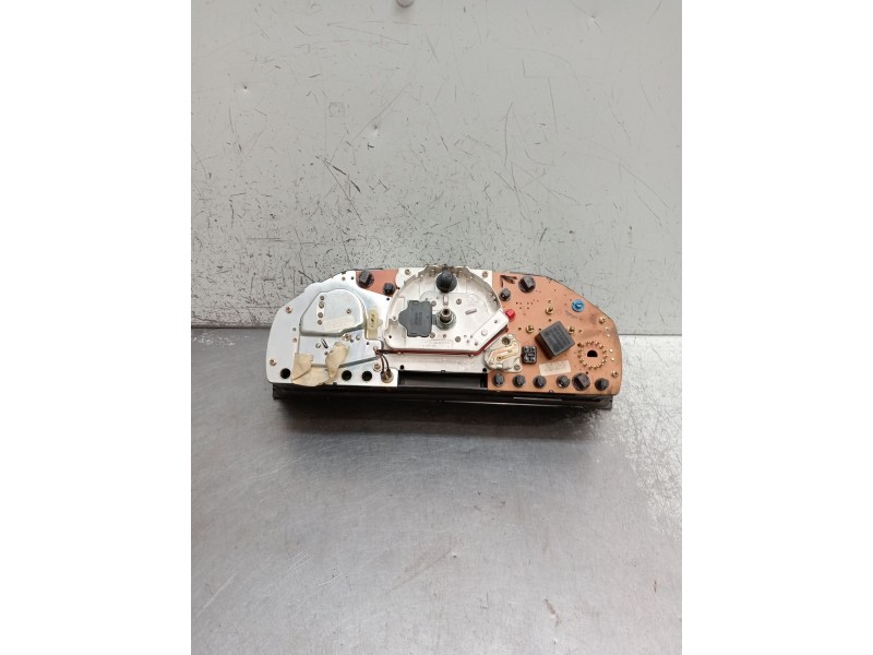 Recambio de cuadro instrumentos para mercedes-benz 124 sedán (w124) 300 d (124.130) referencia OEM IAM 1245437321 110008316 1989