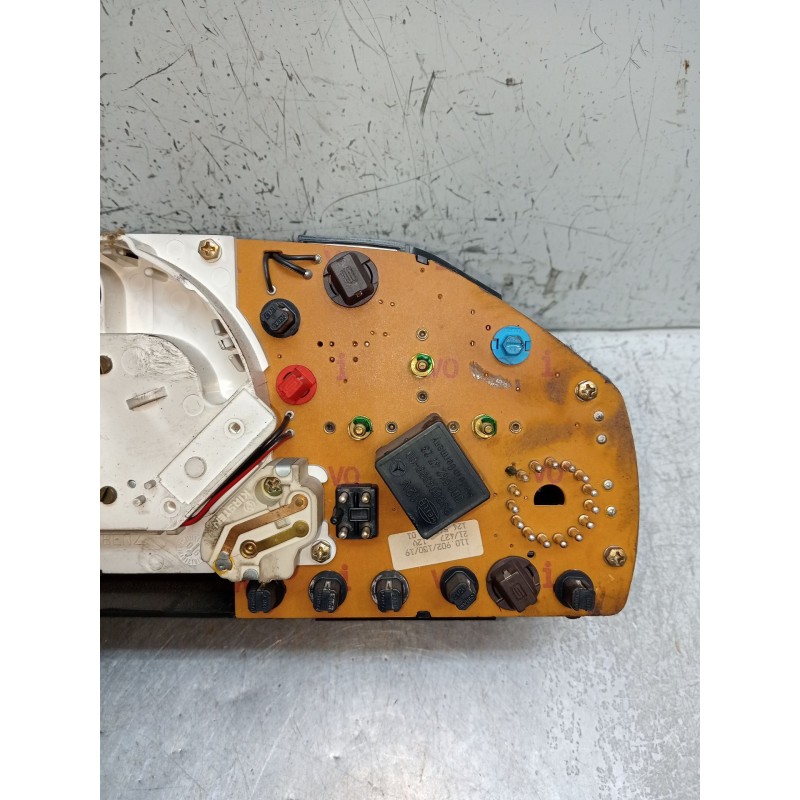 Recambio de cuadro instrumentos para mercedes-benz 124 sedán (w124) 300 d (124.130) referencia OEM IAM 1245437321 110008316 1989