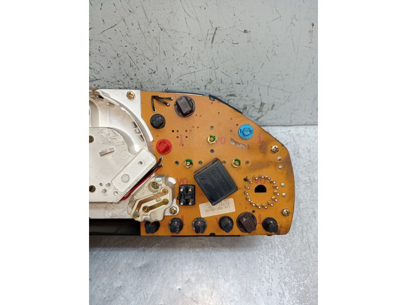 Recambio de cuadro instrumentos para mercedes-benz 124 sedán (w124) 300 d (124.130) referencia OEM IAM 1245437321 110008316 1989