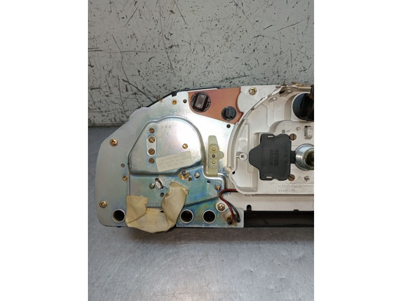 Recambio de cuadro instrumentos para mercedes-benz 124 sedán (w124) 300 d (124.130) referencia OEM IAM 1245437321 110008316 1989