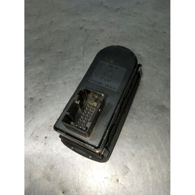 Recambio de mando elevalunas delantero izquierdo para alfa romeo mito (955_) 1.4 (955axb1b) referencia OEM IAM 01560851700 3P 20
