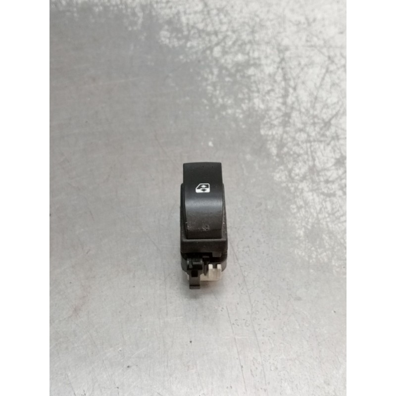 Recambio de mando elevalunas delantero derecho para renault clio ii (bb_, cb_) 1.5 dci (b/cb3m) referencia OEM IAM 26488 5P 2001