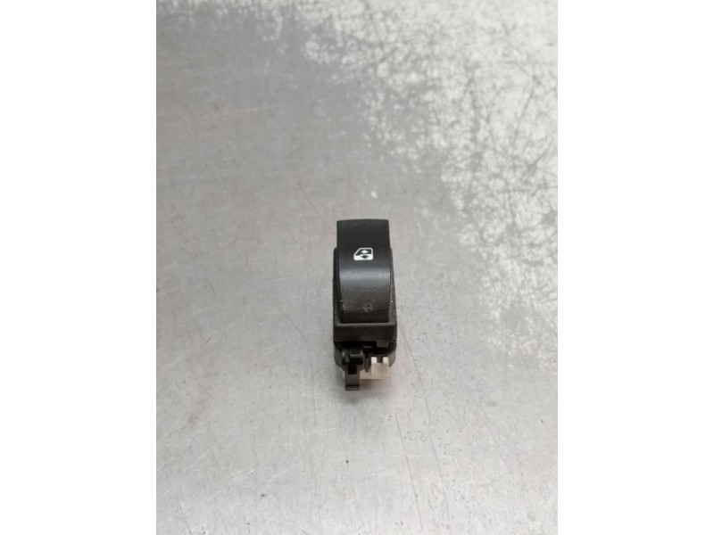 Recambio de mando elevalunas delantero derecho para renault clio ii (bb_, cb_) 1.5 dci (b/cb3m) referencia OEM IAM 26488 5P 2001