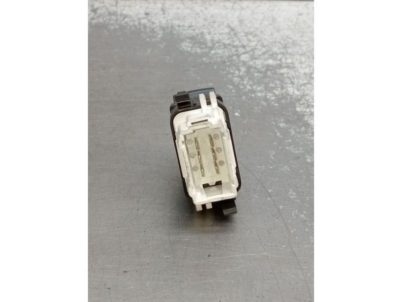 Recambio de mando elevalunas delantero derecho para renault clio ii (bb_, cb_) 1.5 dci (b/cb3m) referencia OEM IAM 26488 5P 2001