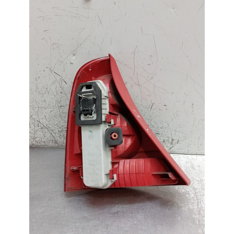 Recambio de piloto trasero derecho para renault clio ii (bb_, cb_) 1.5 dci (b/cb3m) referencia OEM IAM 8200071414  2001