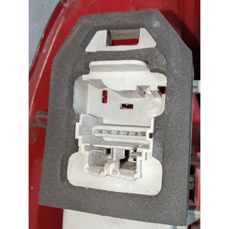 Recambio de piloto trasero derecho para renault clio ii (bb_, cb_) 1.5 dci (b/cb3m) referencia OEM IAM 8200071414  2001
