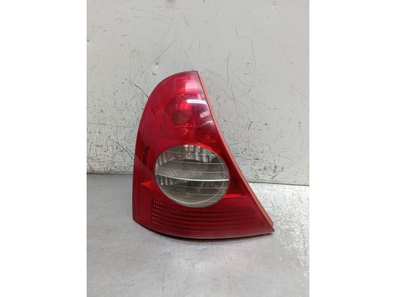 Recambio de piloto trasero izquierdo para renault clio ii (bb_, cb_) 1.5 dci (b/cb3m) referencia OEM IAM   2001