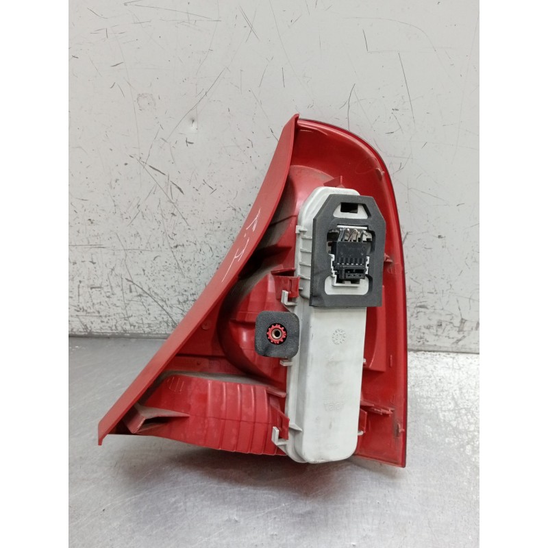 Recambio de piloto trasero izquierdo para renault clio ii (bb_, cb_) 1.5 dci (b/cb3m) referencia OEM IAM   2001