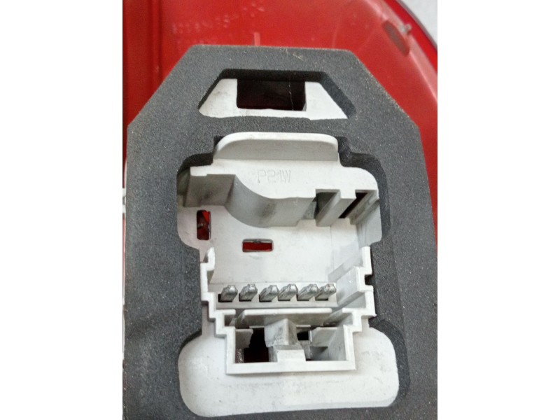 Recambio de piloto trasero izquierdo para renault clio ii (bb_, cb_) 1.5 dci (b/cb3m) referencia OEM IAM   2001