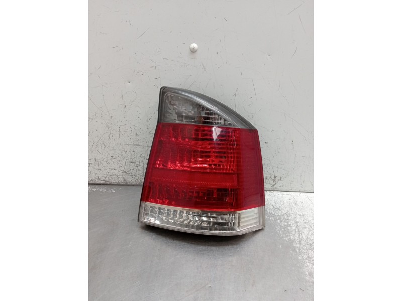Recambio de piloto trasero derecho para opel vectra c gts (z02) 2.2 dti 16v (f68) referencia OEM IAM 13157647  