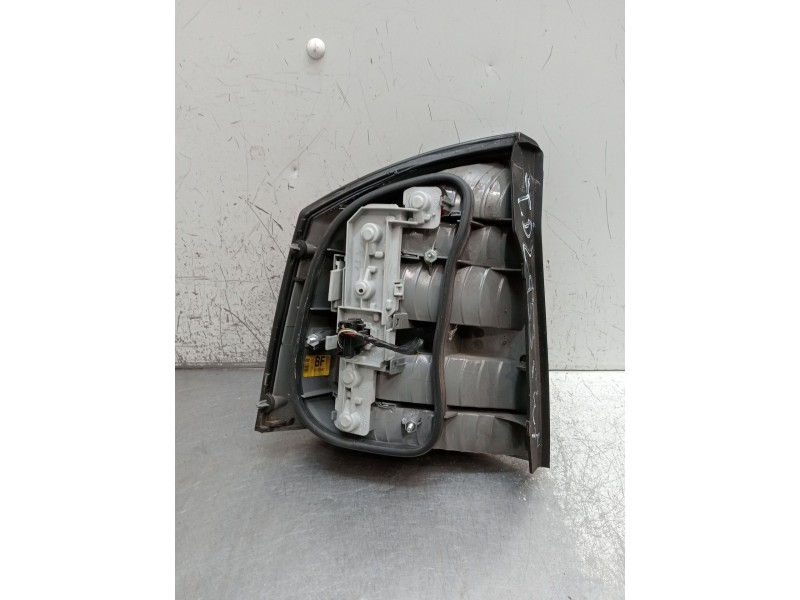 Recambio de piloto trasero derecho para opel vectra c gts (z02) 2.2 dti 16v (f68) referencia OEM IAM 13157647  