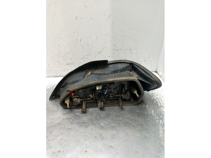 Recambio de piloto trasero izquierdo para peugeot 406 (8b) 1.9 td referencia OEM IAM   1995