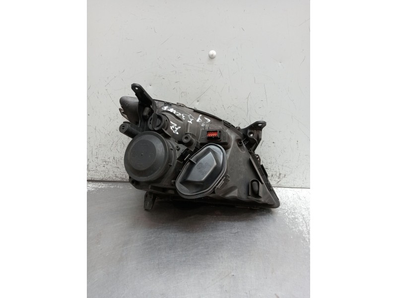 Recambio de faro izquierdo para opel vectra c gts (z02) 2.2 dti 16v (f68) referencia OEM IAM 15588700  