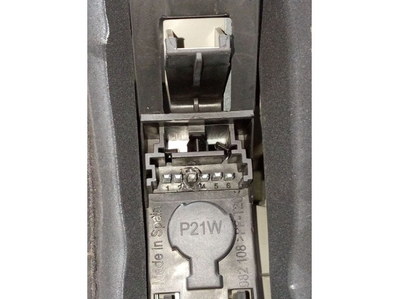Recambio de piloto trasero izquierdo para renault megane ii station wagon (km0/1_) 1.9 dci referencia OEM IAM   2006