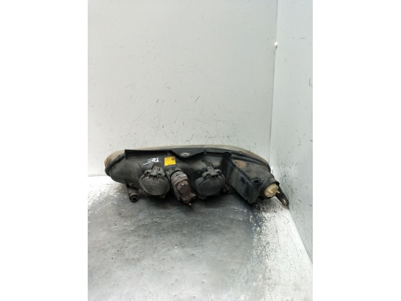 Recambio de faro derecho para peugeot 406 (8b) 1.9 td referencia OEM IAM 0301037022  1995