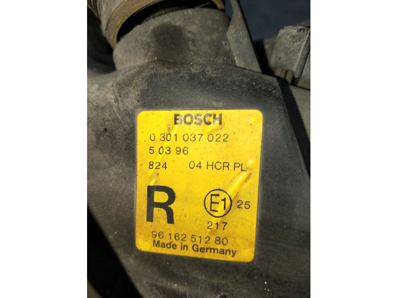 Recambio de faro derecho para peugeot 406 (8b) 1.9 td referencia OEM IAM 0301037022  1995