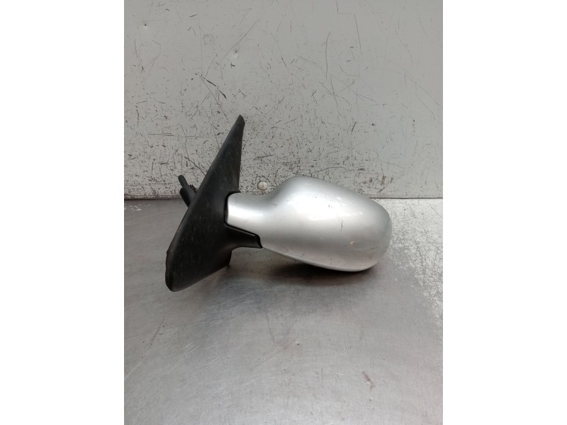Recambio de retrovisor izquierdo para renault clio ii (bb_, cb_) 1.5 dci (b/cb3m) referencia OEM IAM  MANUAL 2001
