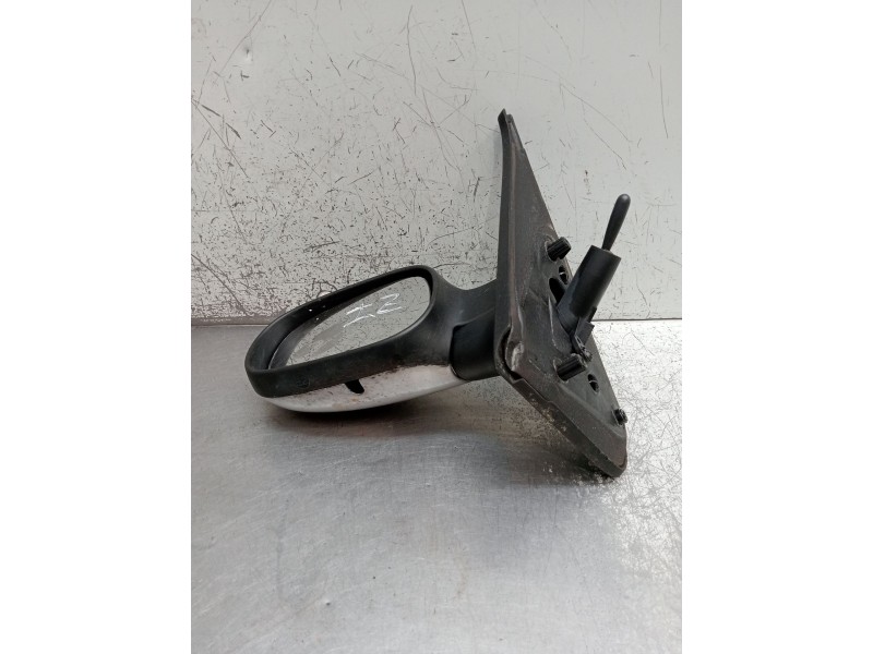 Recambio de retrovisor izquierdo para renault clio ii (bb_, cb_) 1.5 dci (b/cb3m) referencia OEM IAM  MANUAL 2001