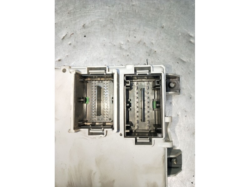 Recambio de caja reles / fusibles para alfa romeo mito (955_) 1.4 (955axb1b) referencia OEM IAM 00505167040 116RI000674 2008