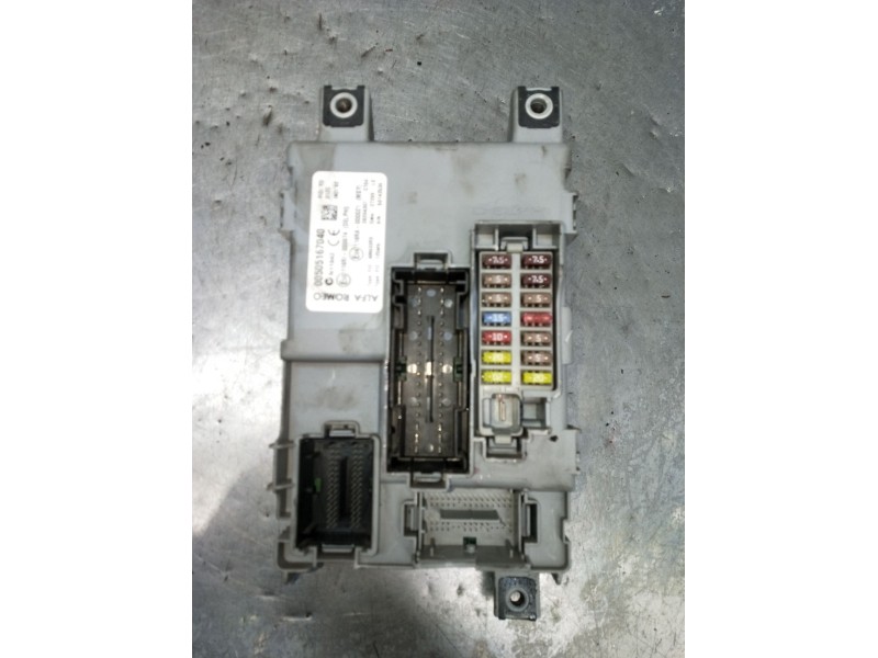 Recambio de caja reles / fusibles para alfa romeo mito (955_) 1.4 (955axb1b) referencia OEM IAM 00505167040 116RI000674 2008