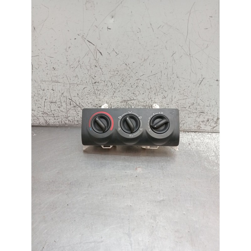 Recambio de mando calefaccion / aire acondicionado para renault clio ii (bb_, cb_) 1.5 dci (b/cb3m) referencia OEM IAM A82000200