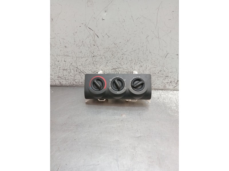Recambio de mando calefaccion / aire acondicionado para renault clio ii (bb_, cb_) 1.5 dci (b/cb3m) referencia OEM IAM A82000200