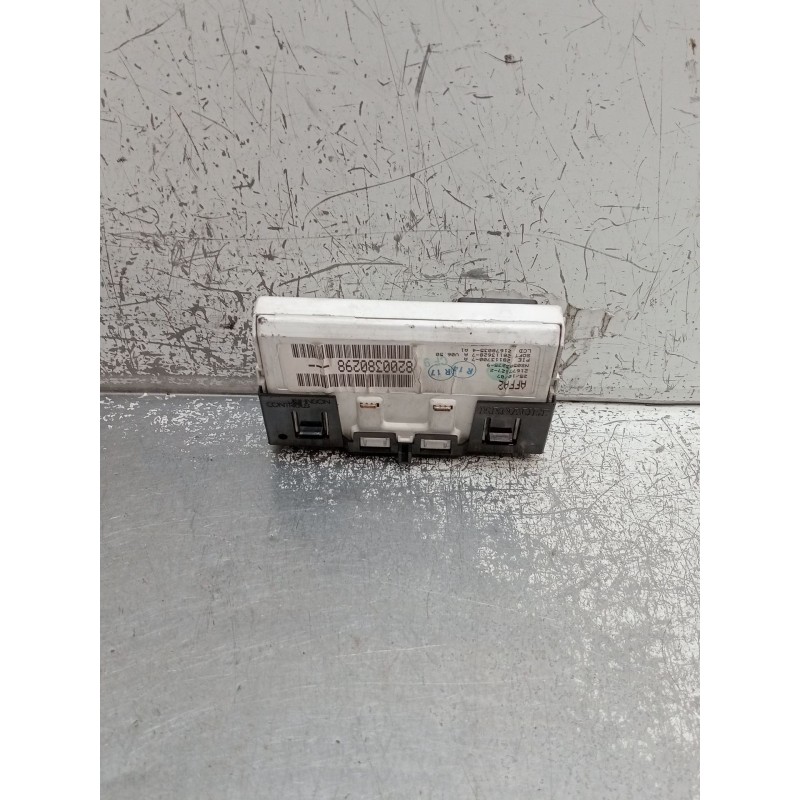 Recambio de pantalla multifuncion para renault clio ii (bb_, cb_) 1.5 dci (b/cb3m) referencia OEM IAM 8200380298 216771272 2001