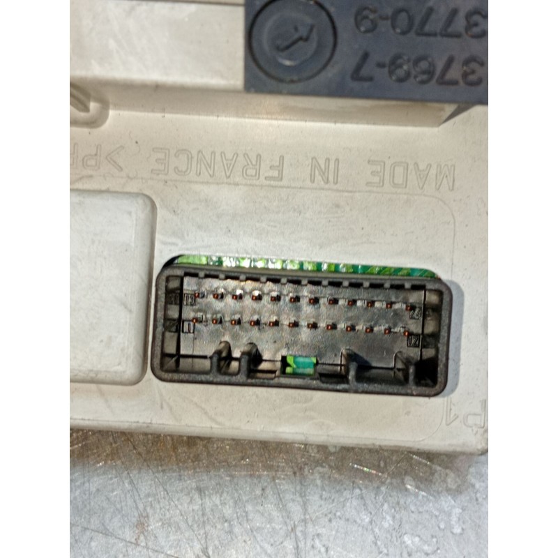 Recambio de pantalla multifuncion para renault clio ii (bb_, cb_) 1.5 dci (b/cb3m) referencia OEM IAM 8200380298 216771272 2001