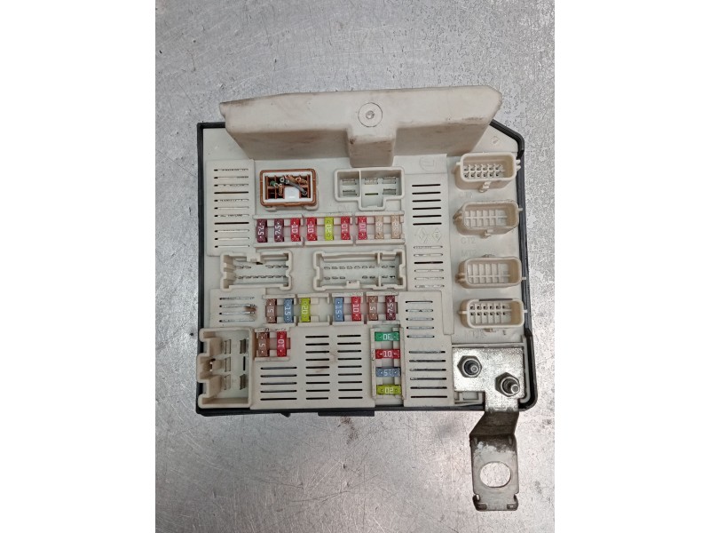 Recambio de caja reles / fusibles para renault megane ii station wagon (km0/1_) 1.9 dci referencia OEM IAM 8200455424 519083075 