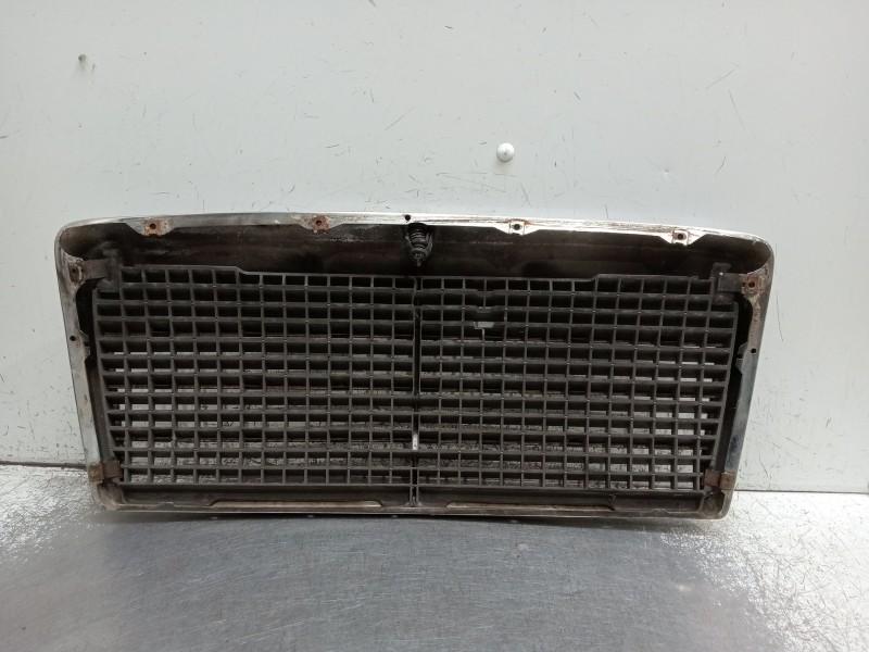 Recambio de rejilla delantera para mercedes-benz 124 sedán (w124) 300 d (124.130) referencia OEM IAM   1989