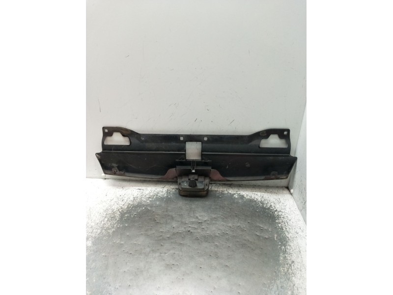 Recambio de rejilla delantera para peugeot 406 (8b) 1.9 td referencia OEM IAM   1995