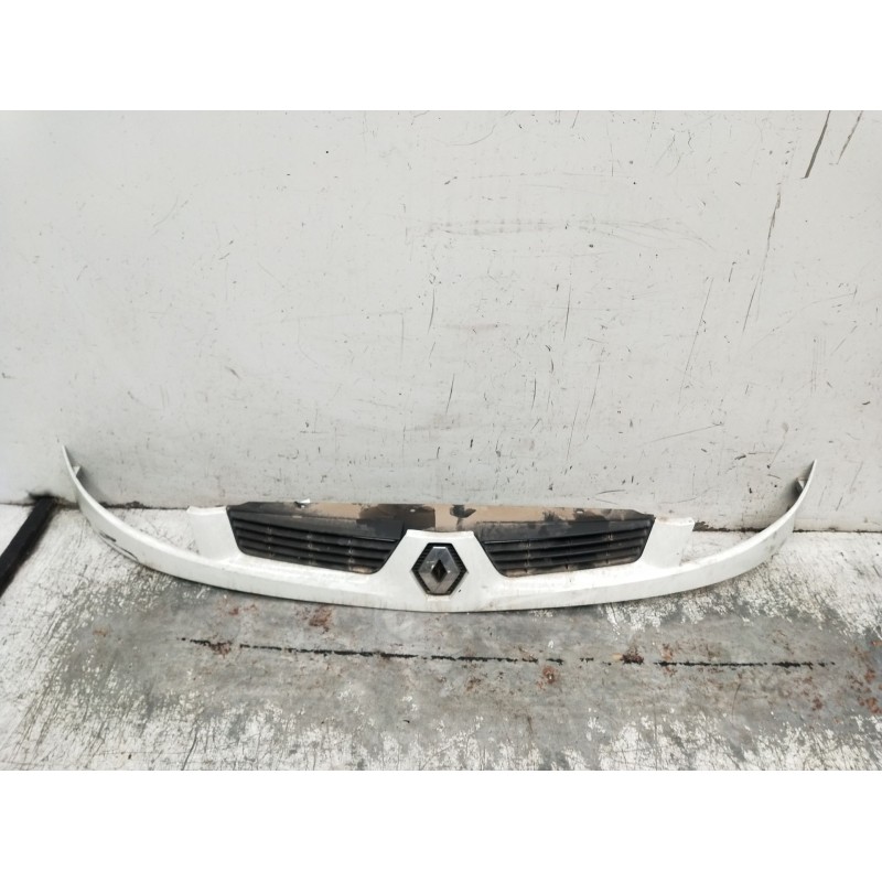 Recambio de rejilla delantera para renault kangoo express (fc0/1_) d 65 1.9 (fc0e, fc02, fc0j, fc0n) referencia OEM IAM   2003