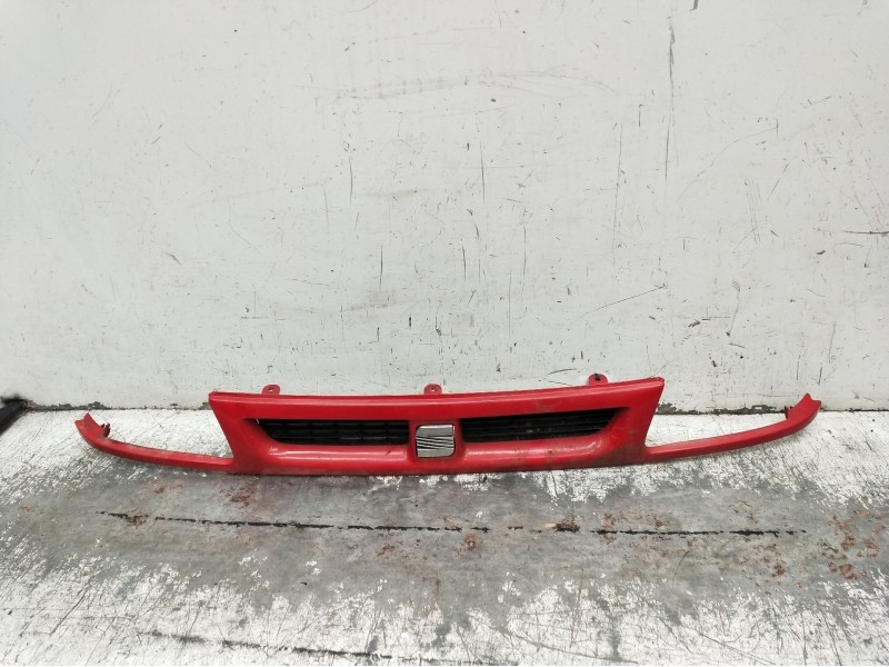 Recambio de rejilla delantera para seat ibiza ii (6k1) 1.8 i referencia OEM IAM   1993