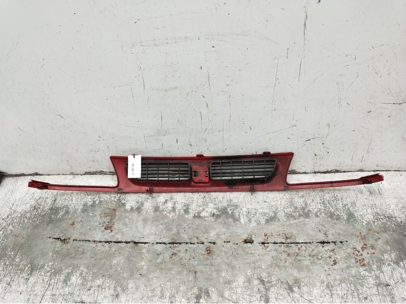 Recambio de rejilla delantera para seat ibiza ii (6k1) 1.8 i referencia OEM IAM   1993