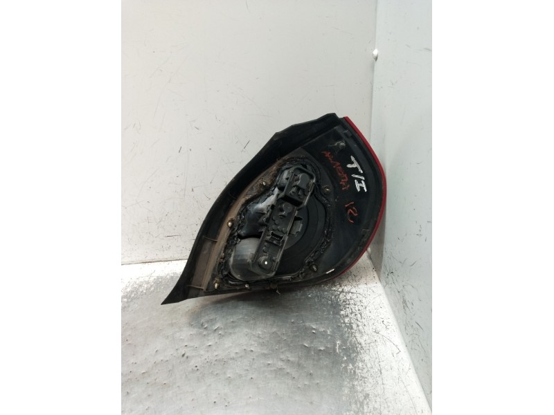 Recambio de piloto trasero izquierdo para nissan almera ii hatchback (n16) 2.2 dci referencia OEM IAM   2002