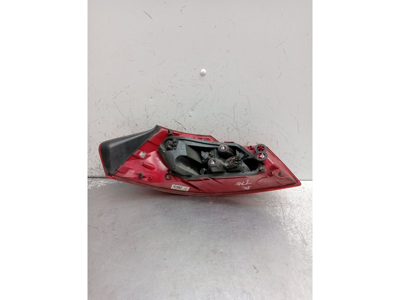 Recambio de piloto trasero derecho para opel insignia a sports tourer (g09) 2.0 cdti (35) referencia OEM IAM 13226857 495058087 